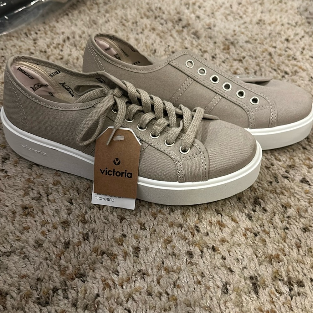 Victoria Grey Canvas Sneakers/Shoes Size 7 fits more like 6.5 NWT